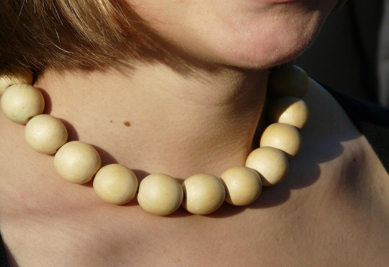 6 Reasons to Incorporate Wood Beads to Your Jewelry Creations